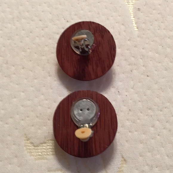 Earrings,CLIP,Artisan designed, Circular,made of wood,Magenta color predominant - Picture 3 of 5